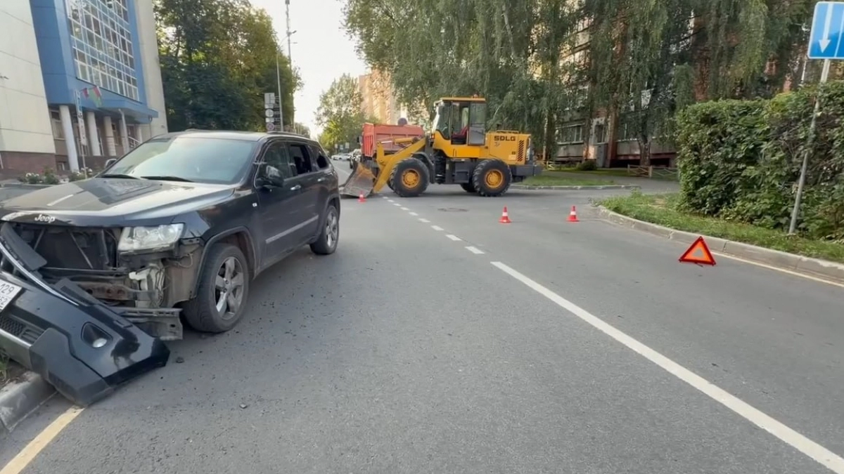 Женщина пострадала в ДТП с дорожной техникой в Нижнем Новгороде 