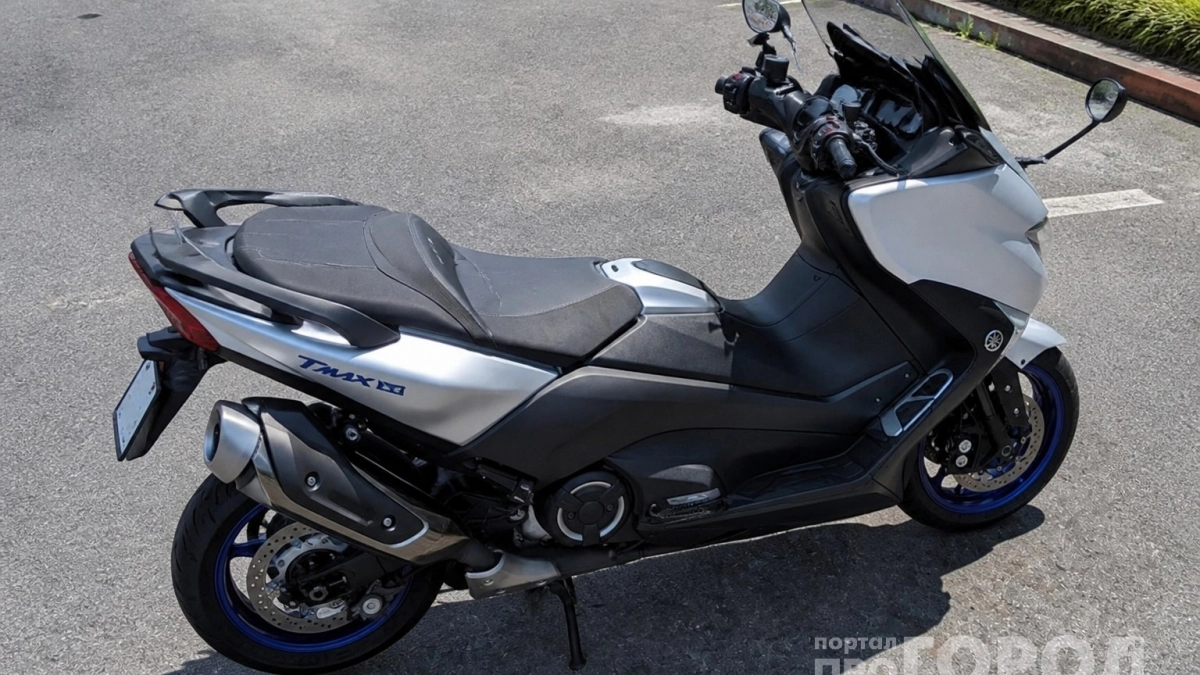 Волк в овечьей шкуре: почему японский TMAX530 способен удивить опытного мотоциклиста