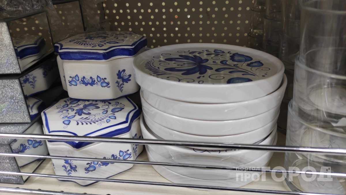 Купила в Fix Price изящный поднос с гжельским узором: вот как хитро сделала из него русский акцент в интерьере