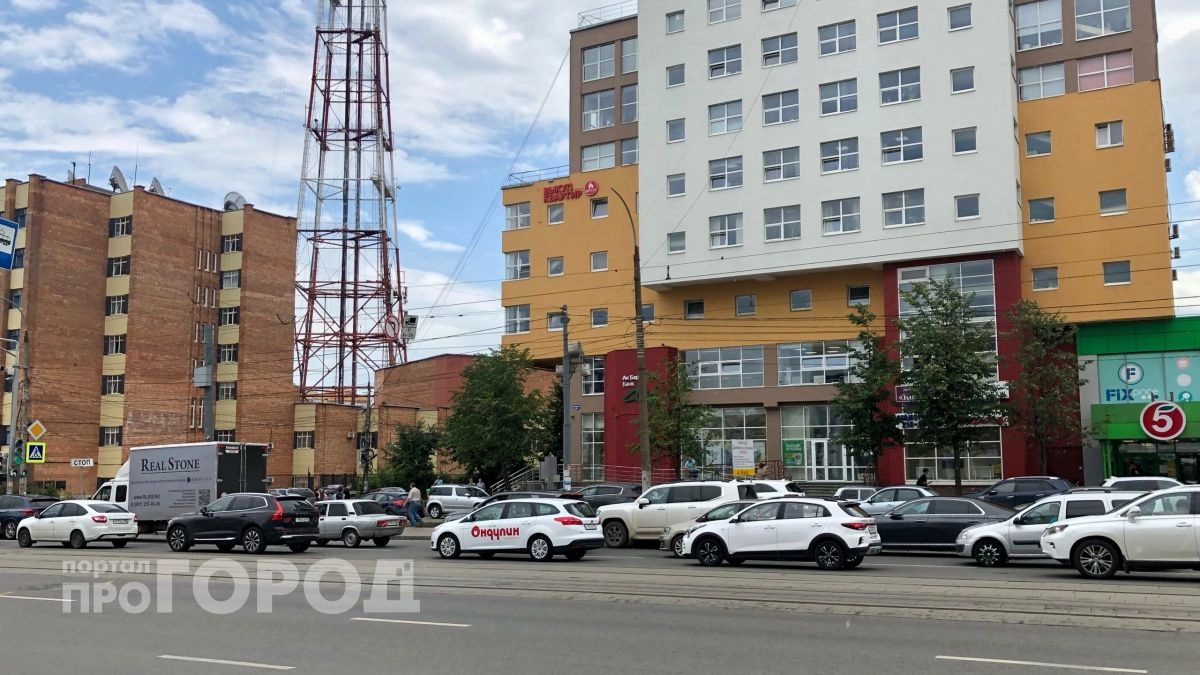 Нижегородцам до октября запретят парковаться около телебашни