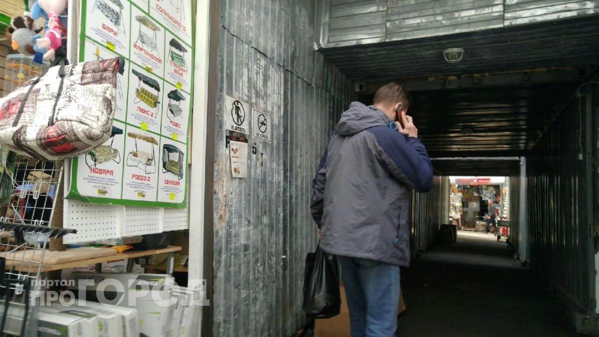 В Нижнем Новгороде программист передал мошенникам 630 тысяч рублей на лестничной площадке