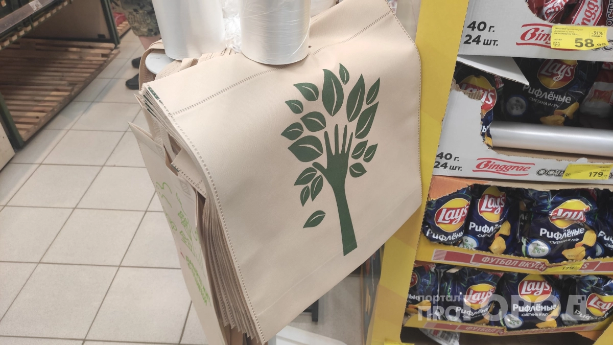 Купила в "Магните" бамбуковый шоппер, но не под продукты: вот как нестандартно применила его на дачном участке