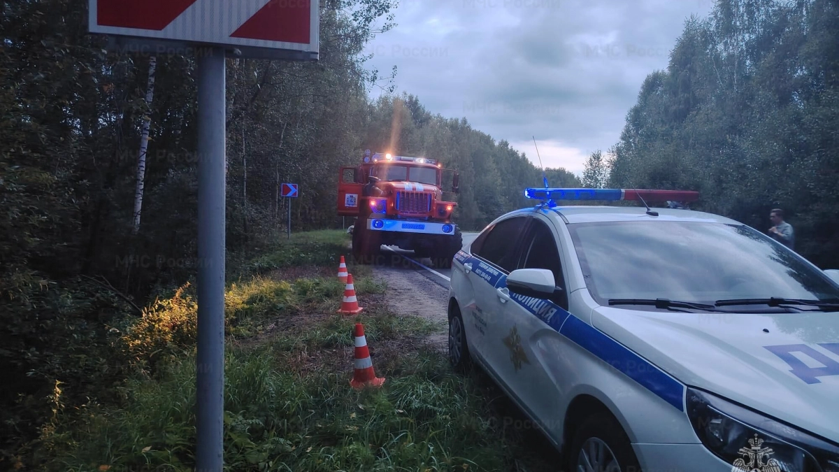 Под Бором ночью перевернулась машина - один человек погиб
