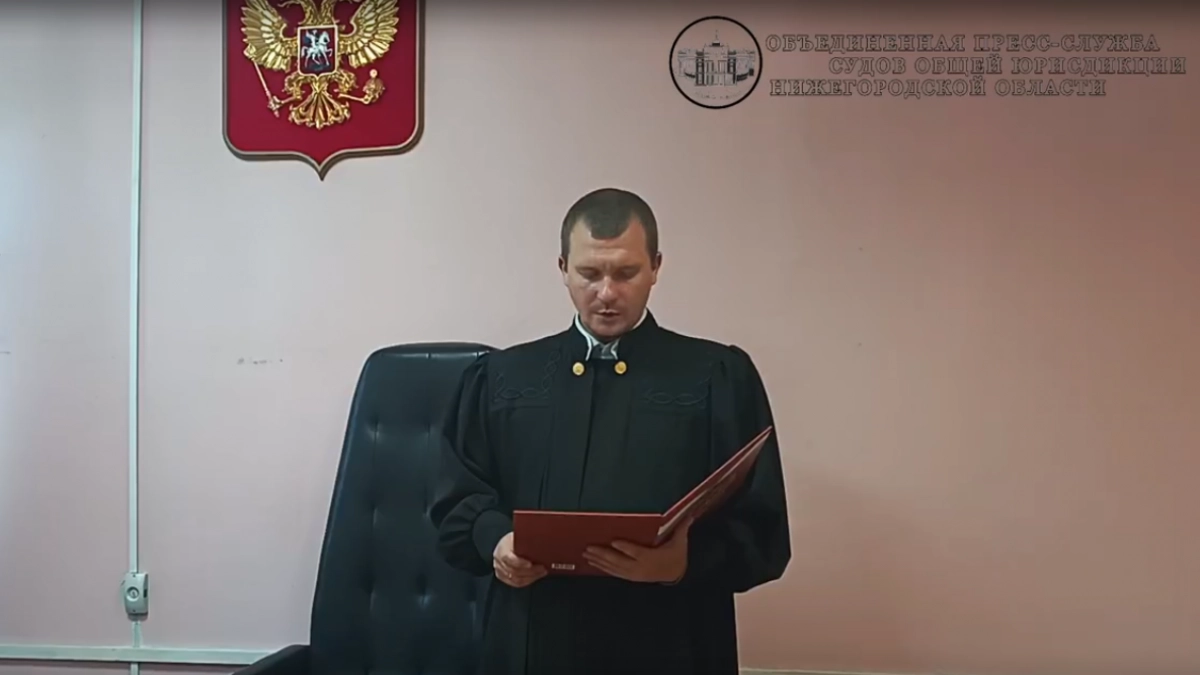 Суд в Выксе приговорил водителя катера к принудительным работам за наезд на бакен и травмирование подростка