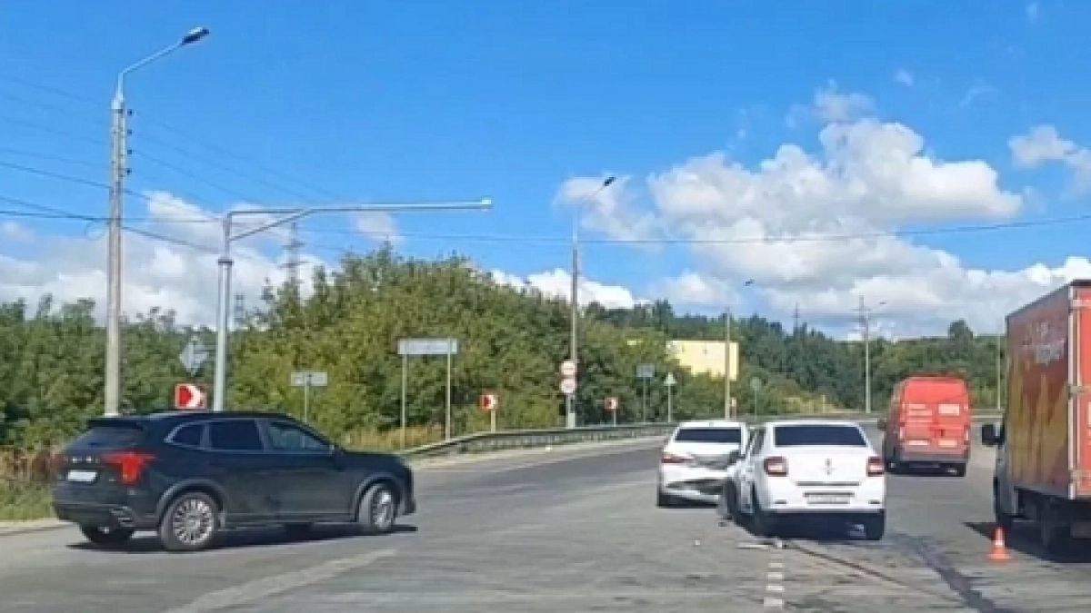 Двух пассажиров госпитализировали после ДТП на подъезде к Нижнему Новгороду