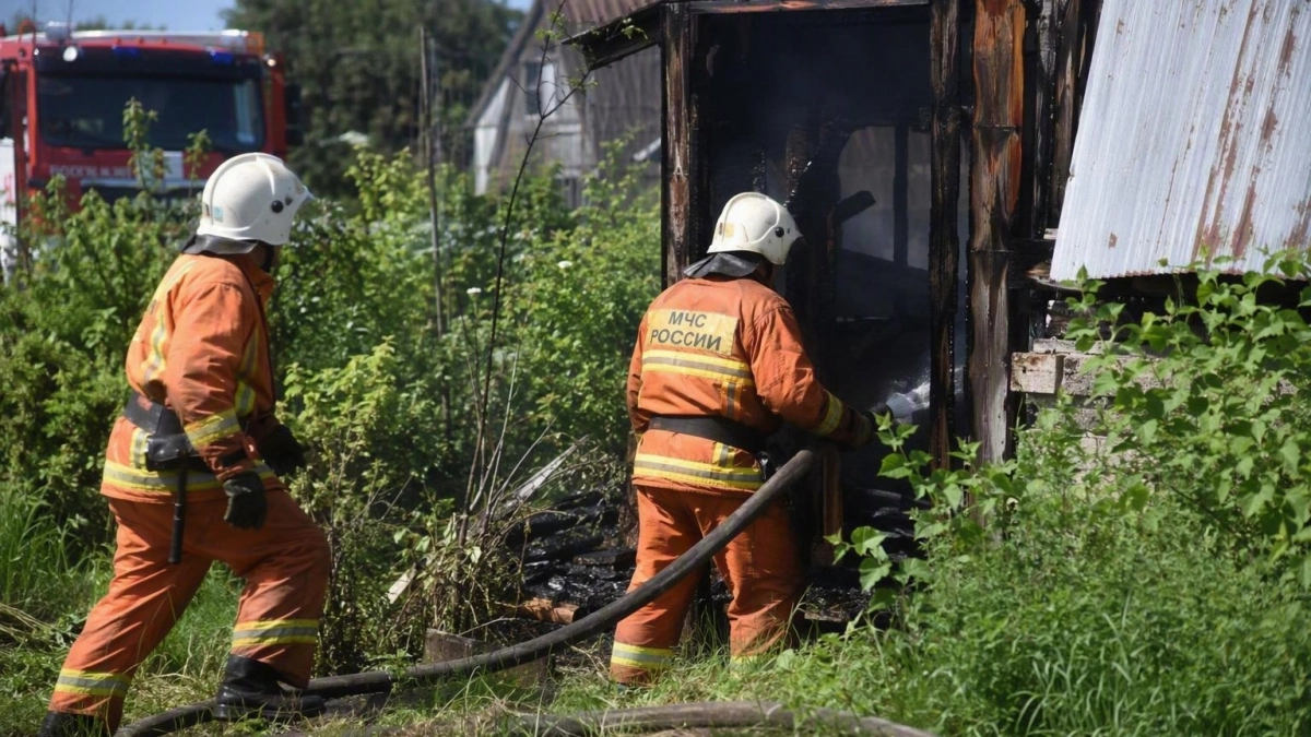 За сутки в Нижегородской области сгорели три садовых дома и баня