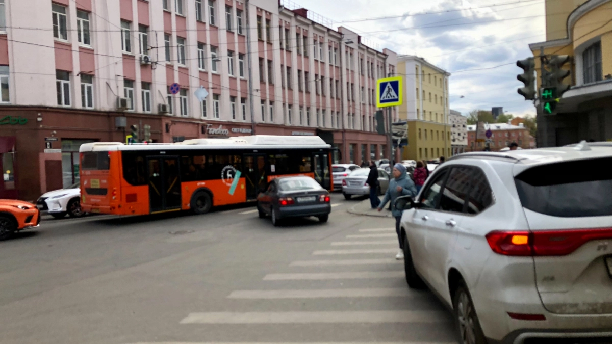 ГАИ поставили точку в извечном вопросе: должен ли водитель ждать, пока пешеход перейдет дорогу от начала до конца