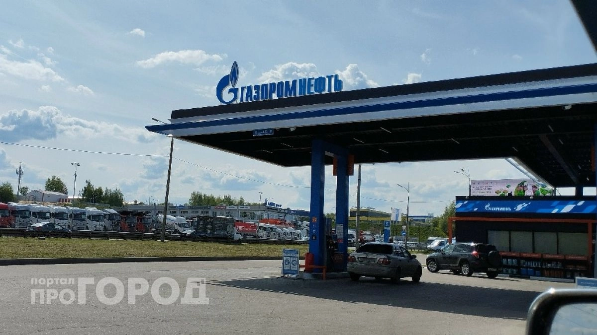 Очереди и ажиотаж заставили вернуть волонтеров и полицию на заправки Нижнего Новгорода