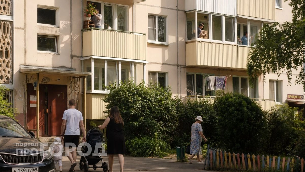 Даже старое остекление может стать проблемой: владельцы получат штрафы и предписания о сносе по всей стране