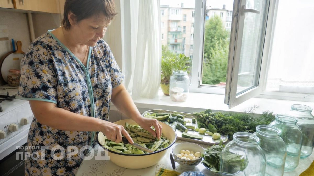 Секрет хрустящих огурцов раскрыт: почему ваши банки постоянно взрываются, а у соседки стоят годами