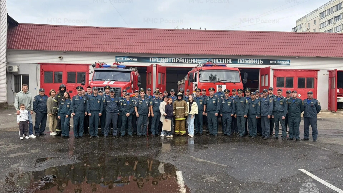 В Выксе проводили на пенсию пожарного водителя "водой и трубами" после 25 лет службы