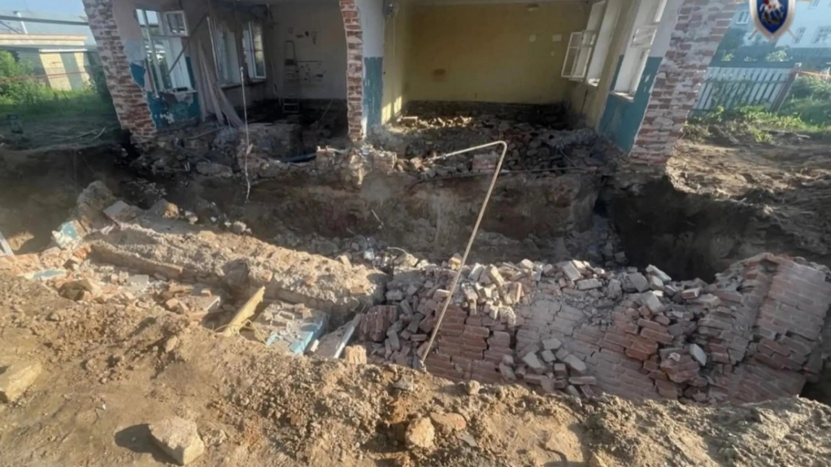 В Первомайске возбудили дело после гибели мужчины под стеной