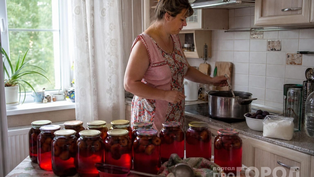 Сливовый лимонад «Пурпурный мохито» закрываю с мятой: зимой улетает быстрее всех компотов