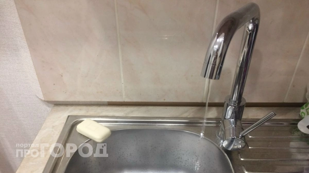 В Первомайске из-за прорыва трубопровода отключили холодную воду