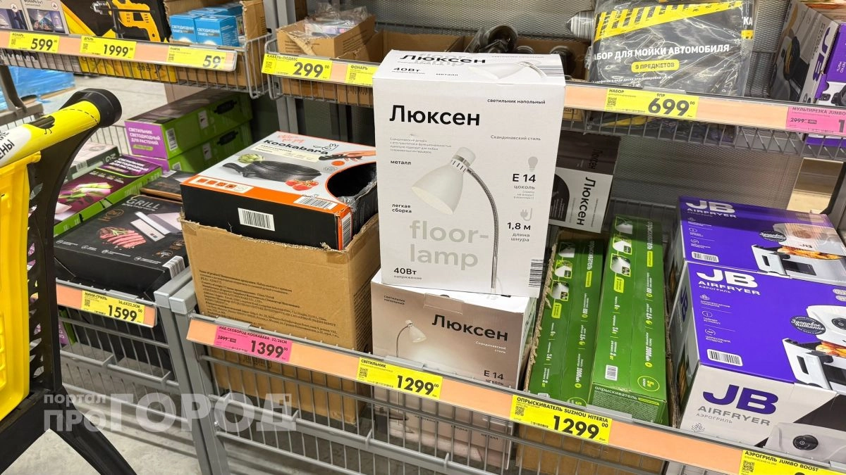 Купила на кухню обычную полку из "Чижика" для специй, а она неожиданно решила проблему с крышками от контейнеров