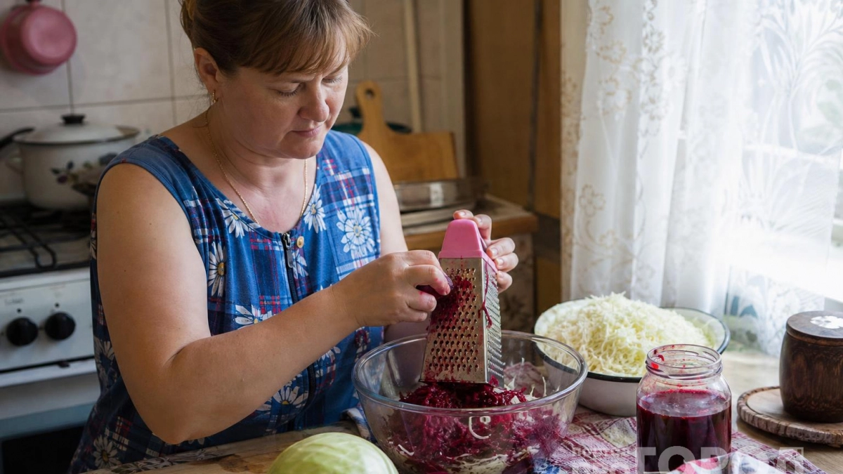 «Марфушу» из свеклы заготавливаю в августе: открыла банку — и к картошке больше ничего не требуется