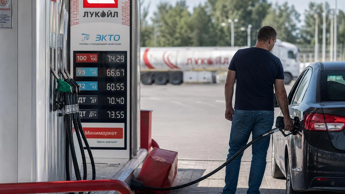 После приезда Путина дефицит бензина в Нижнем Новгороде сохранился на большинстве АЗС