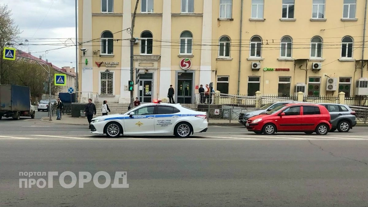 Нижегородец сломал нос инспектору ДПС на Автозаводе после шутки на светофоре 