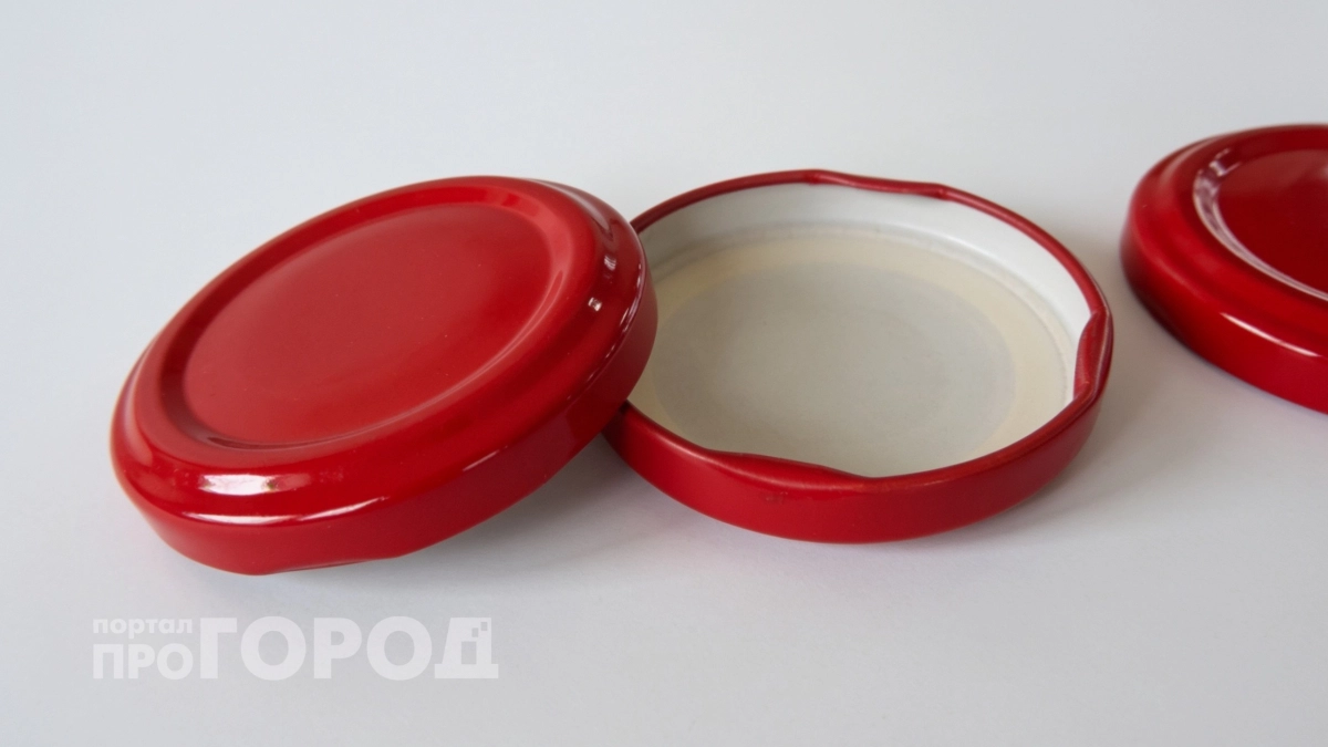Забудьте про мусорное ведро: превращаю обычные крышки от банок в пять полезных приспособлений для хозяйства