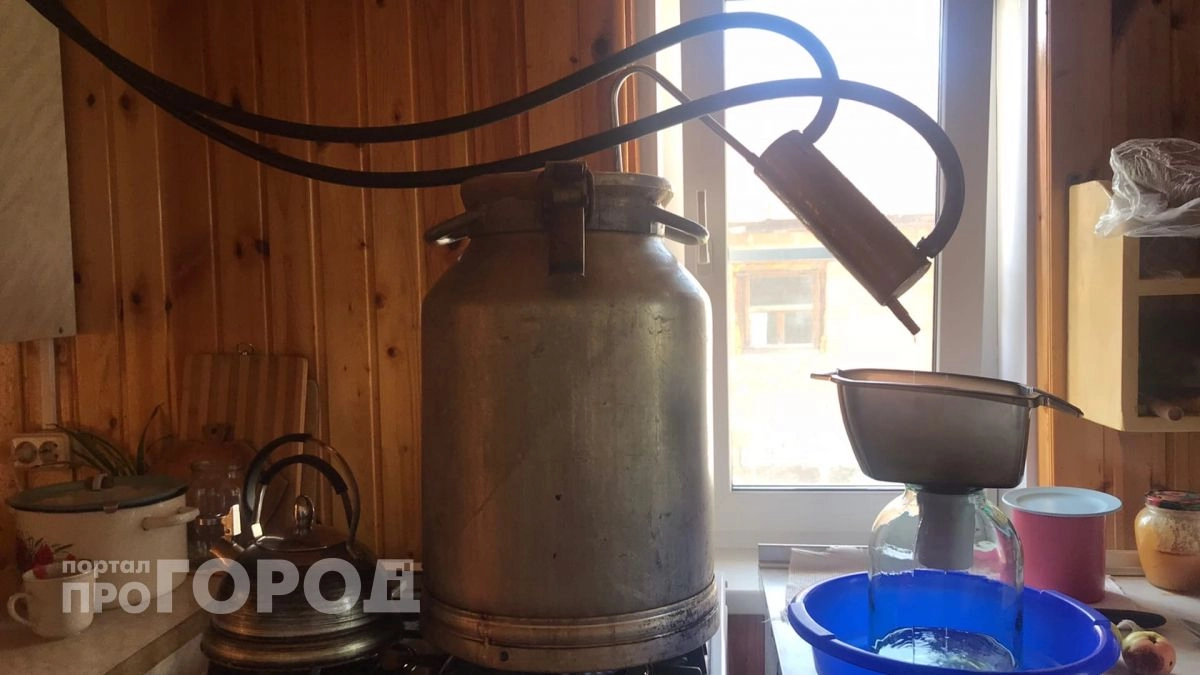 Нижегородец отправился в торговый центр в селе Вад, чтобы унести с витрины самогонный аппарат