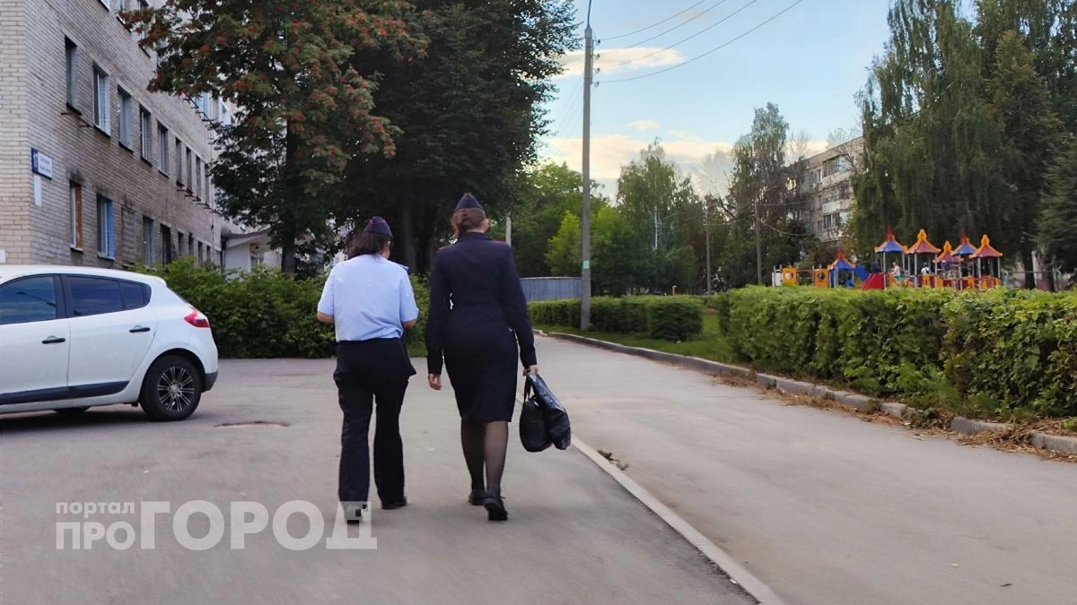 Пьяная ссора в гостях с битьем бокалов и оружием произошла в Семенове