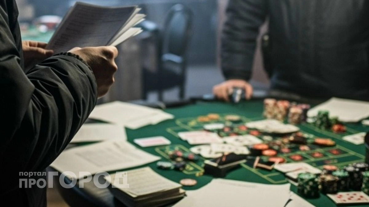 Две нижегородки тайком запускали игроков в нелегальное казино и попались полицейским
