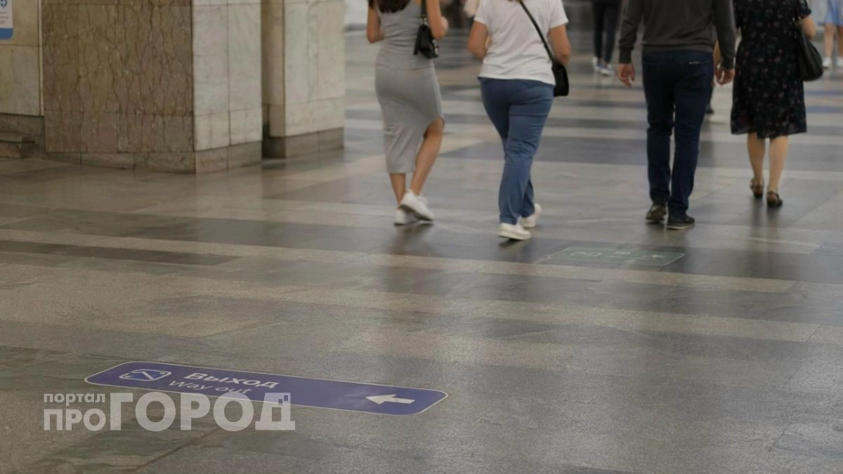 На станции метро "Горьковская" в Нижнем Новгороде закрыли эскалатор на ремонт 