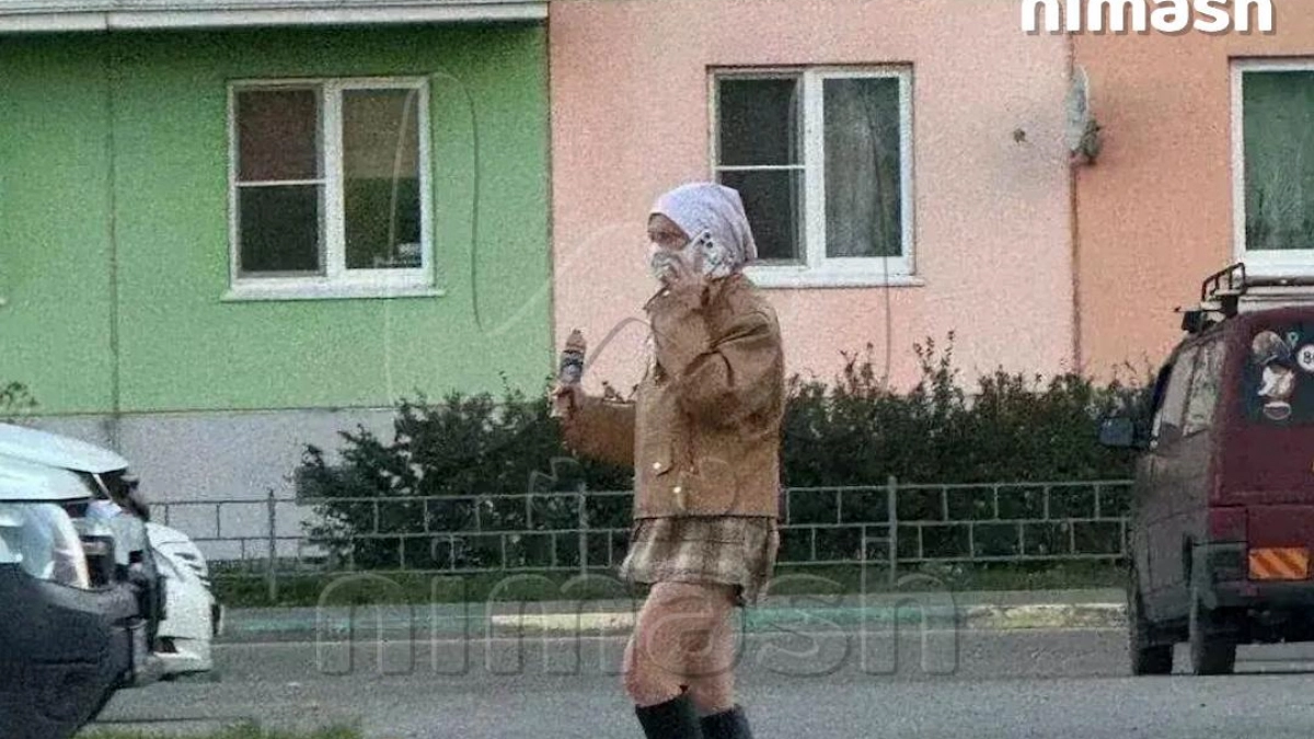 Полицейские поймали нижегородку, которая держала в страхе весь подъезд: ходила по улице с ножом и в балаклаве