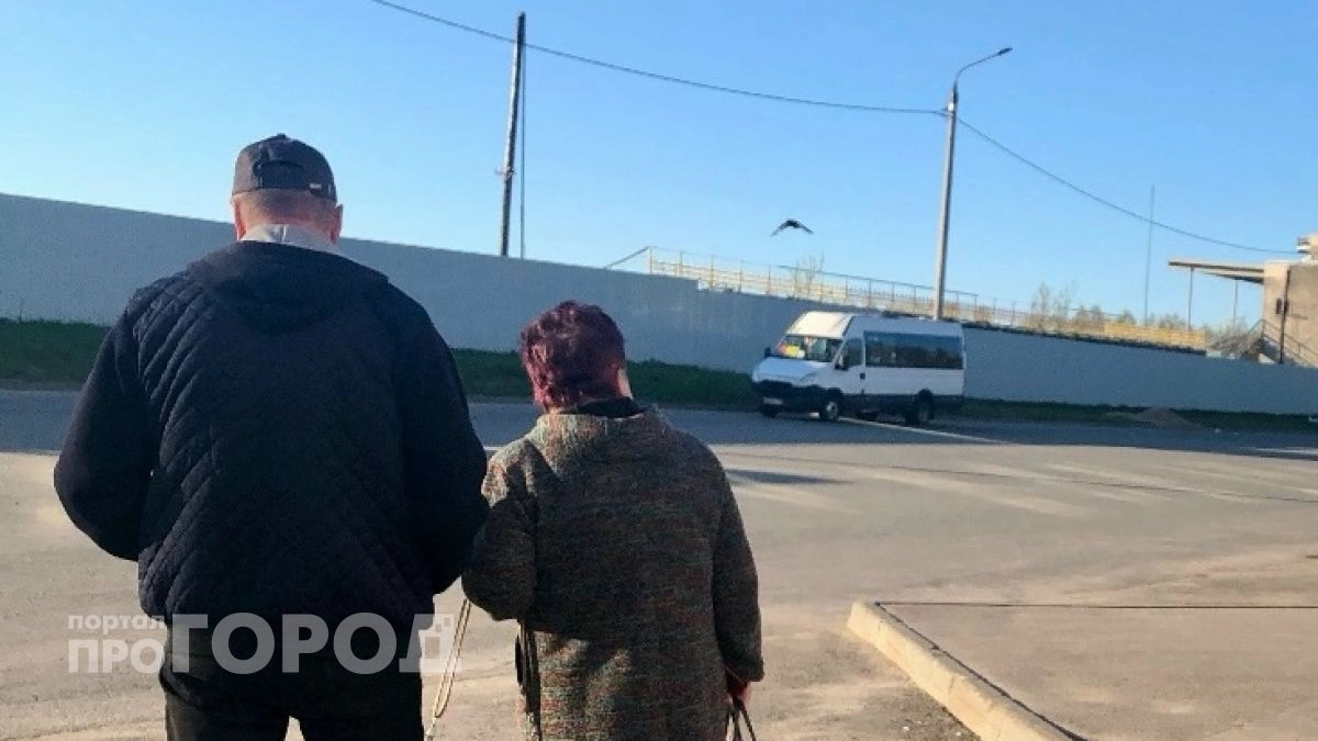 Испугавшись вымышленных переводов в недружественные страны, житель Дзержинска отдал курьеру 2 миллиона