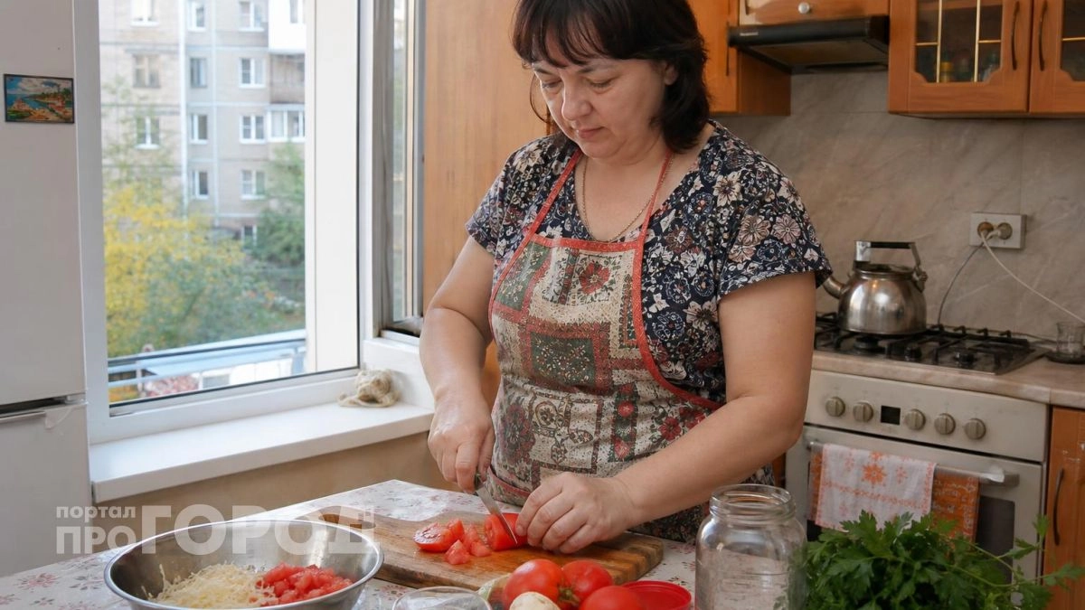 Больше не покупаю зимой томаты без вкуса - нарезаю домашние и замораживаю пакетами: зимой уходят только так