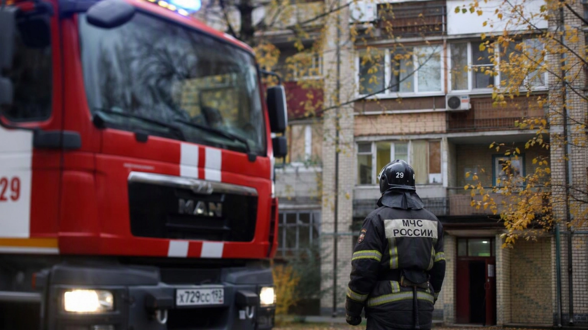 Пожар в многоэтажке в Новинках: из дома эвакуировали 75 человек