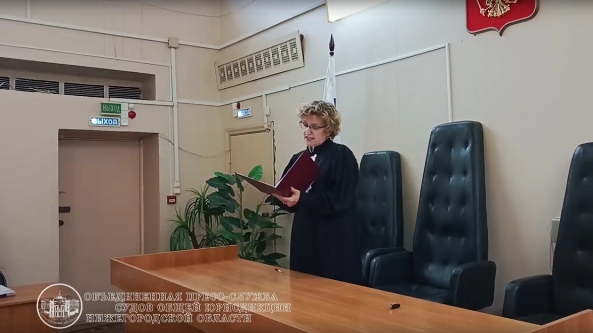 Экс-сотрудника салона связи из Выксы осудили за торговлю базами клиентов