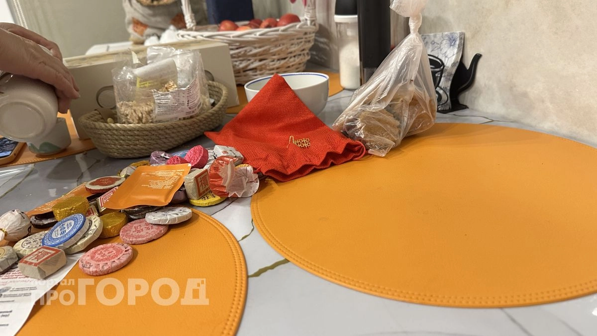 Закупилась впрок силиконовыми ковриками вместо скатерти на маркетплейсе: воду не впитывают и моются за минуту