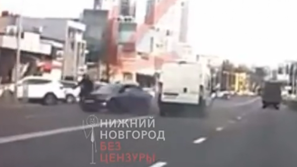 Уроженца Туркменистана могут выгнать из страны после жесткой аварии в Автозаводском районе