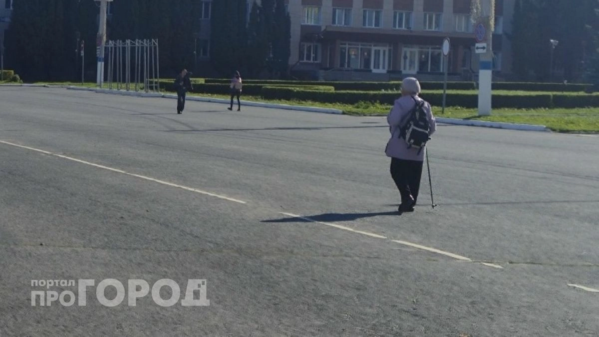 Пенсионерка из Нижнего Новгороде две недели спасала счет и отдала курьерам 5 миллионов рублей