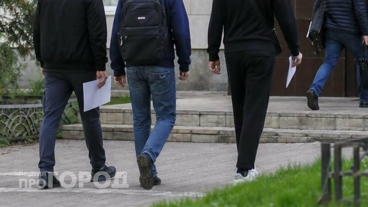 В цехах под Нижним Новгородом отловили мигрантов, забывших об армии