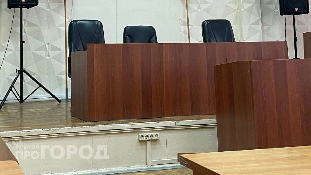 В городе Бор осудили банду с работницей МФЦ, которые легализовали 300 мигрантов