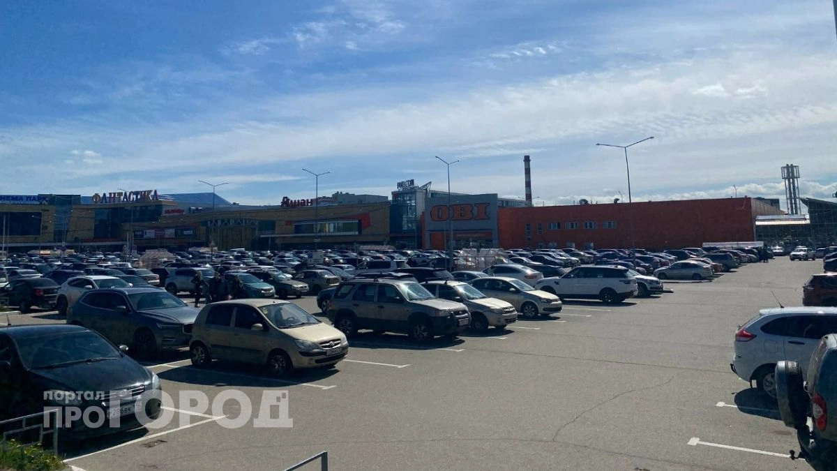 Коррупционный скандал, приговор за убийство и закрытие автосалонов: главные новости за 22 октября