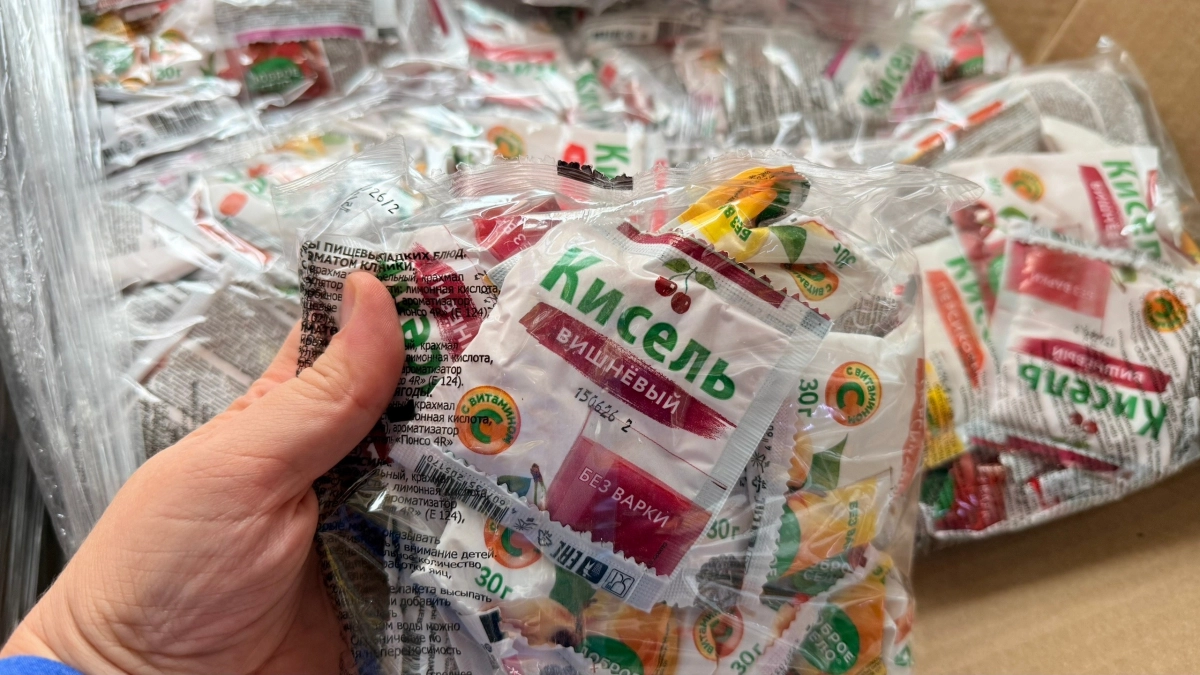 С первым снегом беру в "Светофоре" дешевый кисель коробками: вот как он выручает хитрых дачников на грядках и в быту