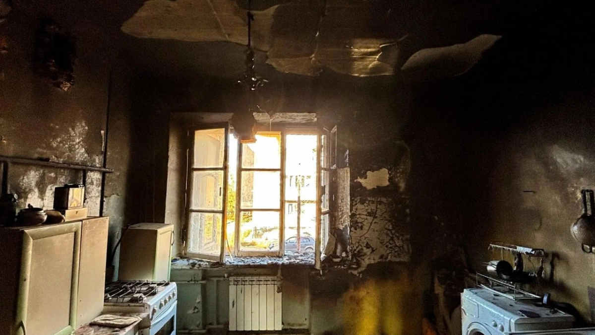 В Дзержинске две оставленные без присмотра сестры попали в больницу из-за вспыхнувшего дивана