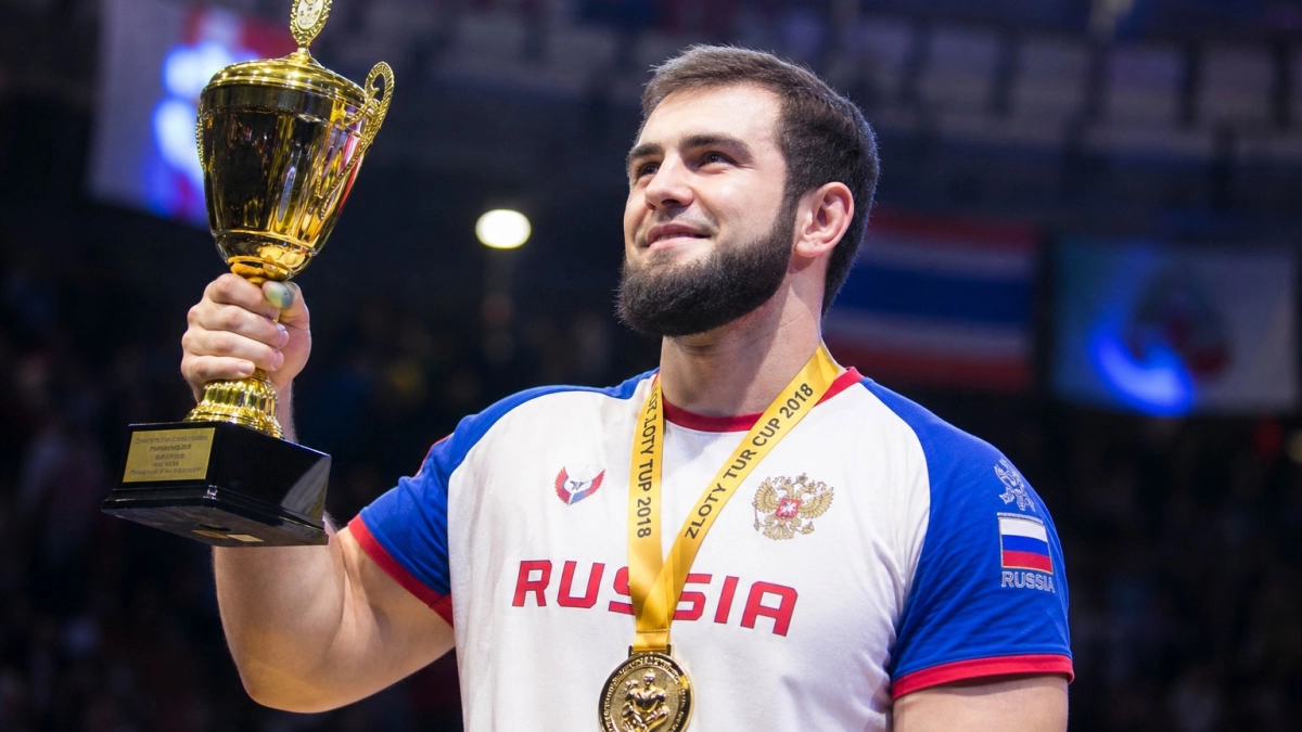 Нижегородец Максим Зиновьев завоевал золото чемпионата мира по армрестлингу в Индии