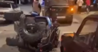 Квадроцикл врезался в четыре авто на светофоре в городе Бор
