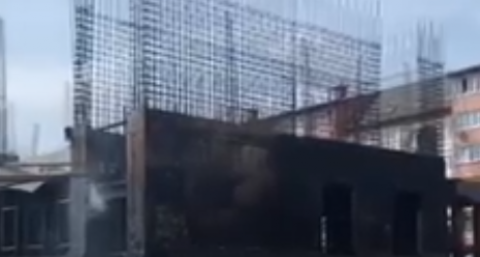 В Сормовском районе Нижнего Новгорода разгорелся пожар на стройке площадью 500 квадратов