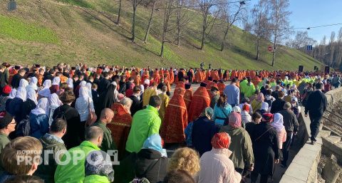 В центре Нижнего Новгорода в воскресенье изменят маршруты автобусов из-за пасхальных мероприятий