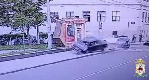 Водитель без прав устроил аварию в центре Нижнего Новгорода