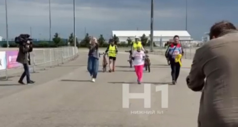 Травмы и солнечные удар: сразу нескольких участников нижегородского марафона по бегу отправили в больницу после мероприя