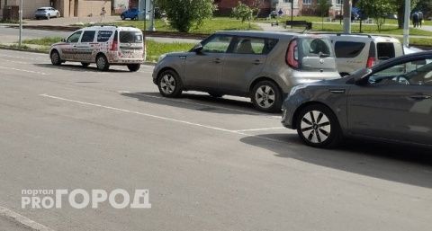 В одном из районов Нижнего Новгорода станет меньше парковочных мест: там запретят ставить машины