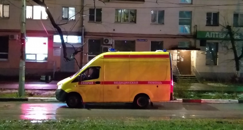 Коммунальщик из Бора получил переломал кости, упав с лестницы во время работы: начато расследование