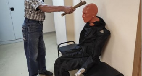 Топором по плечу и по голове: мужчина в Борском районе решил избавиться от своего брата