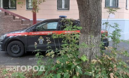 В Ленинском районе в квартире нашли убитого мужчину с раной в шее